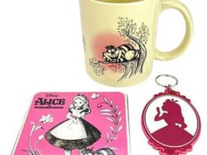 Liisa Ihmemaassa -muki, mukinalunen ja avaimenperä muodostavat lahjapakkauksen, jonka aiheena Disneyn Liisa Ihmemaassa - Alice in Wonderland.