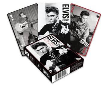 Elvis Presley -pelikortit Musta ja valkoinen (Black & White). Korkealaatuiset pelikortit Virallisella lisenssillä Pakassa 52 pelikorttia. Pelikortin koko noin 6 x 9 cm Valmistaja amerikkalainen Aquarius