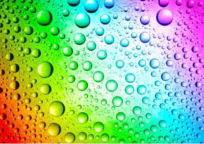 Enjoy Rainbow Fizz on Enjoyn 1000 palan palapeli, jonka kuvassa sadepisarat erottuvat selkeästi värikkäästä pohjasta. Enjoyn palat ovat saaneet kiitosta, koska ne eivät kiillä ja palat menevät vain omille paikoilleen. 