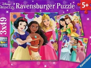 Disney Prinsessat lasten palapeli, jossa on 3 kappaletta 49 palan palapeliä. Ihanat prinsessat esittäytyvät värikkäissä palapeleissä. Kuvissa muun muassa Lumikki, Prinsessa Ruusunen ja Ariel.