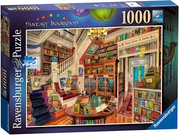 Iso kirjakauppa palapeli 1000 palaa (The Fantasy Bookshop) on Aimee Stewartin kuvittama. Kirjahyllyt, vanha kassakone ja esittelypöytä huokuvat vanhan kirjakaupan henkeä. Kuvassa on paljon yksityiskohtia, mikä helpottaa palapelin kokoamista.