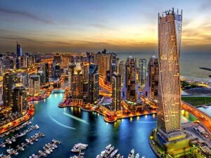 Dubai palapeli 1000 palaa on Enjoyn valmistama. Kuvassa yöllinen maisema Dubain satamasta. 