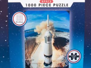 Nasa avaruussukkula palapeli (Space Shuttle) on Fizz Creationsin 1000-palainen, jonka kuvassa avaruussukkula. Avaruus palapeli on Nasan virallinen lisensoitu tuote.