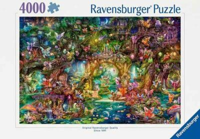 Hidden world of fair palapeli 4000 palaa on Ravensburgerin syksyn 2024 uutuus, jonka kuvassa monet pienet yksityiskohdat helpottavat kokoamista. Keijut ja satumainen metsä on kuvana vangitsevan maaginen.