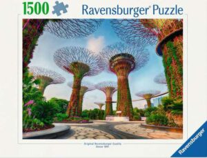 Garden by the bay palapeli 1500 palaa on valokuva-aiheinen palapeli singaporelaisesta puutarhasta.
